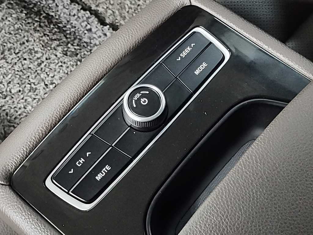 KIA K7 2017 Gris - Importación desde Corea - HF Imports Iquique - Foto 18