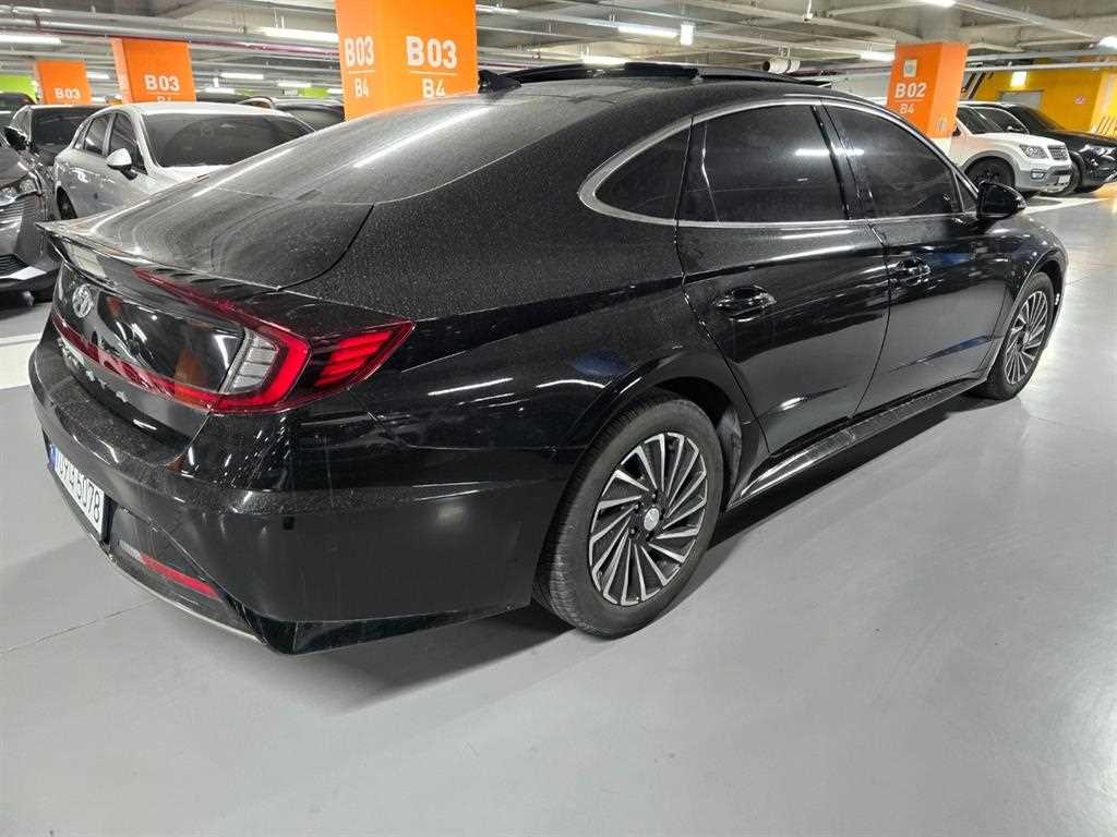 HYUNDAI Sonata - Vista 4