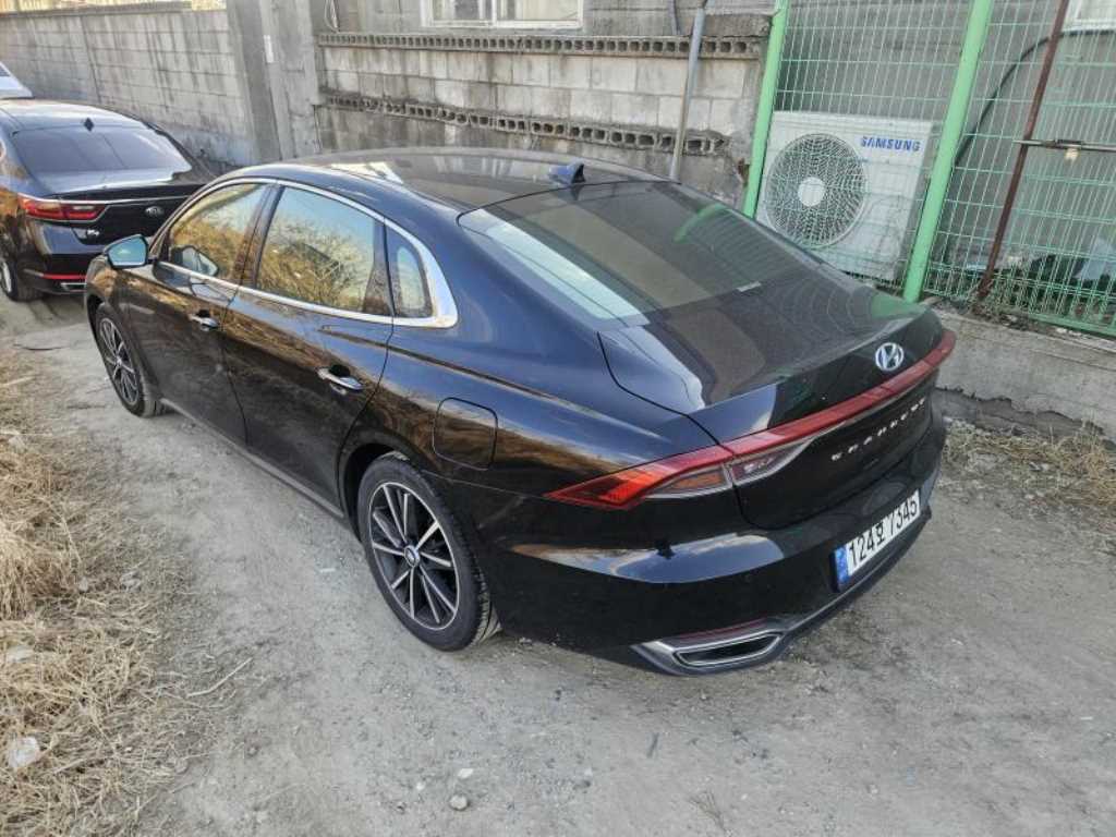 HYUNDAI Grandeur - Vista 4