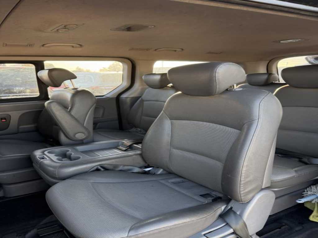 HYUNDAI Starex - Vista 12