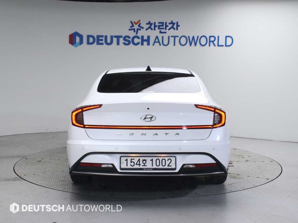 HYUNDAI Sonata - Vista 4