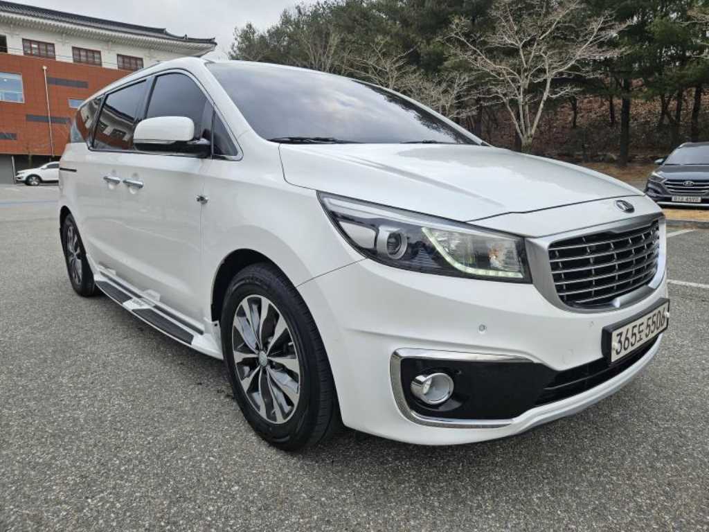 KIA Carnival - Vista 2