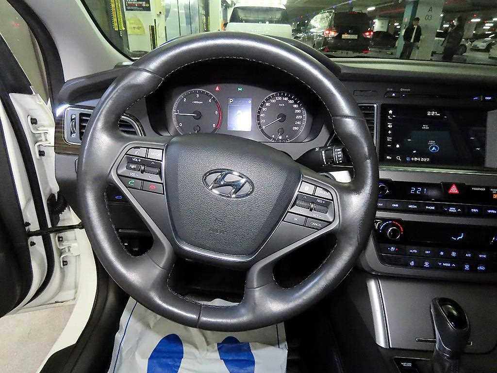 HYUNDAI Sonata - Vista 8