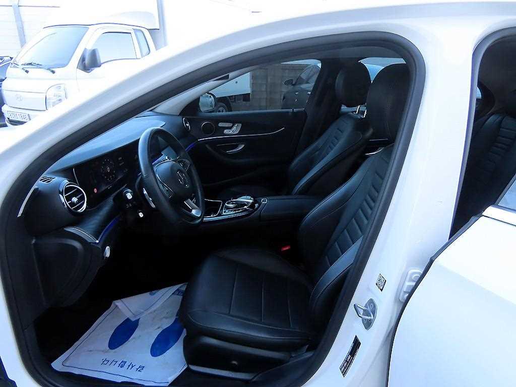 Mercedes Benz E class - Vista 5