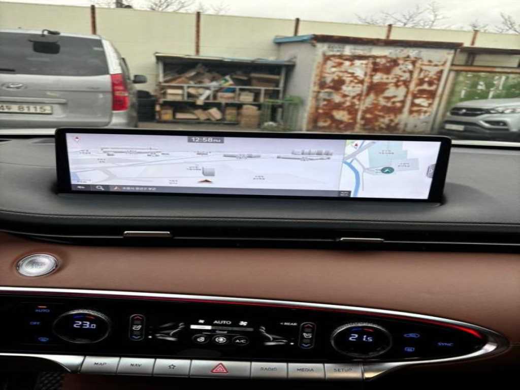 Genesis GV70 - Vista 10