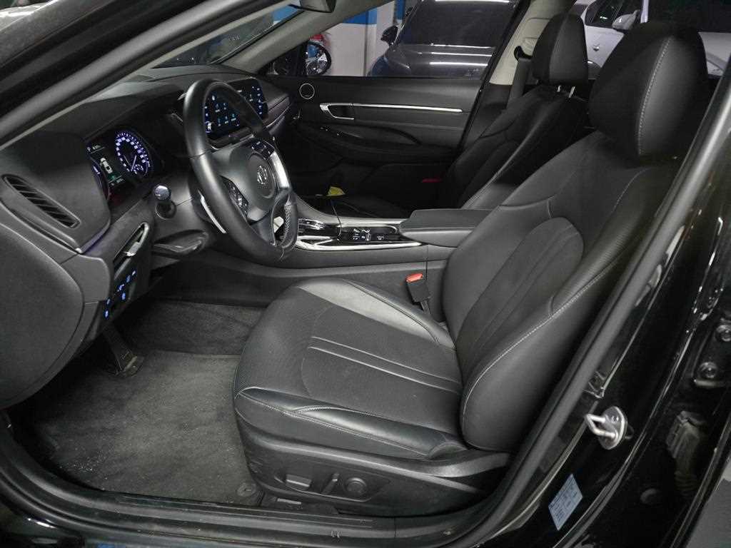 HYUNDAI Sonata - Vista 6