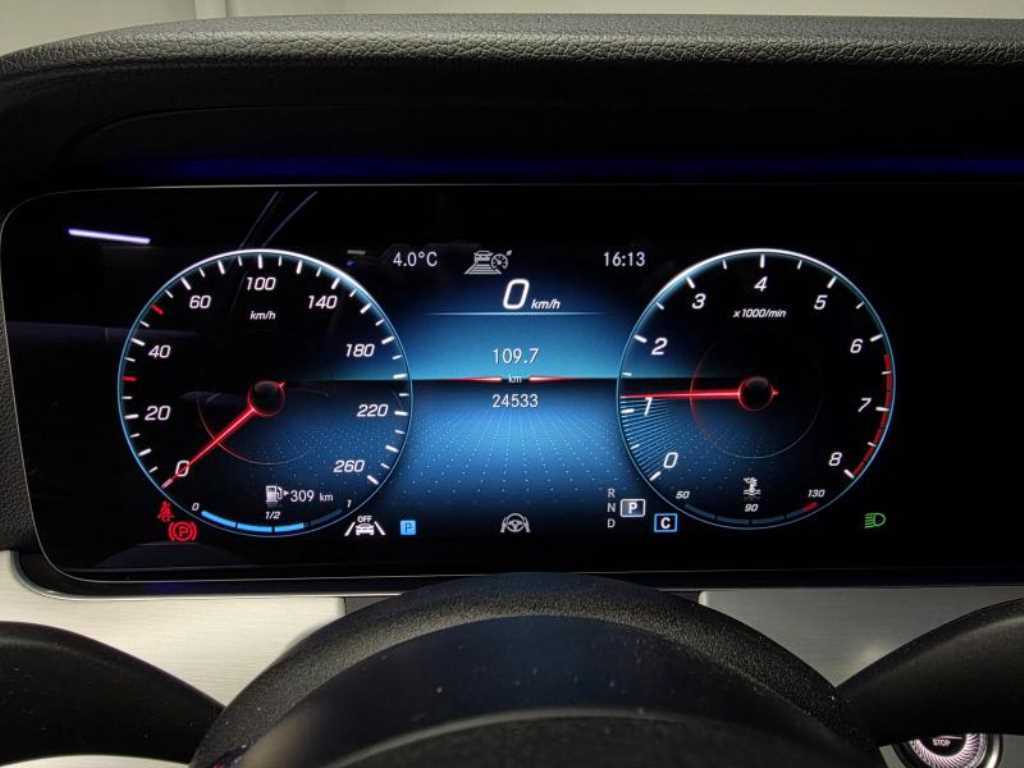 Mercedes Benz E class - Vista 5