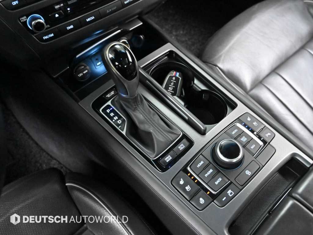 HYUNDAI Genesis - Vista 9