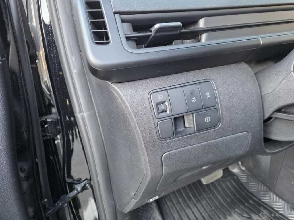 HYUNDAI Staria - Vista 11