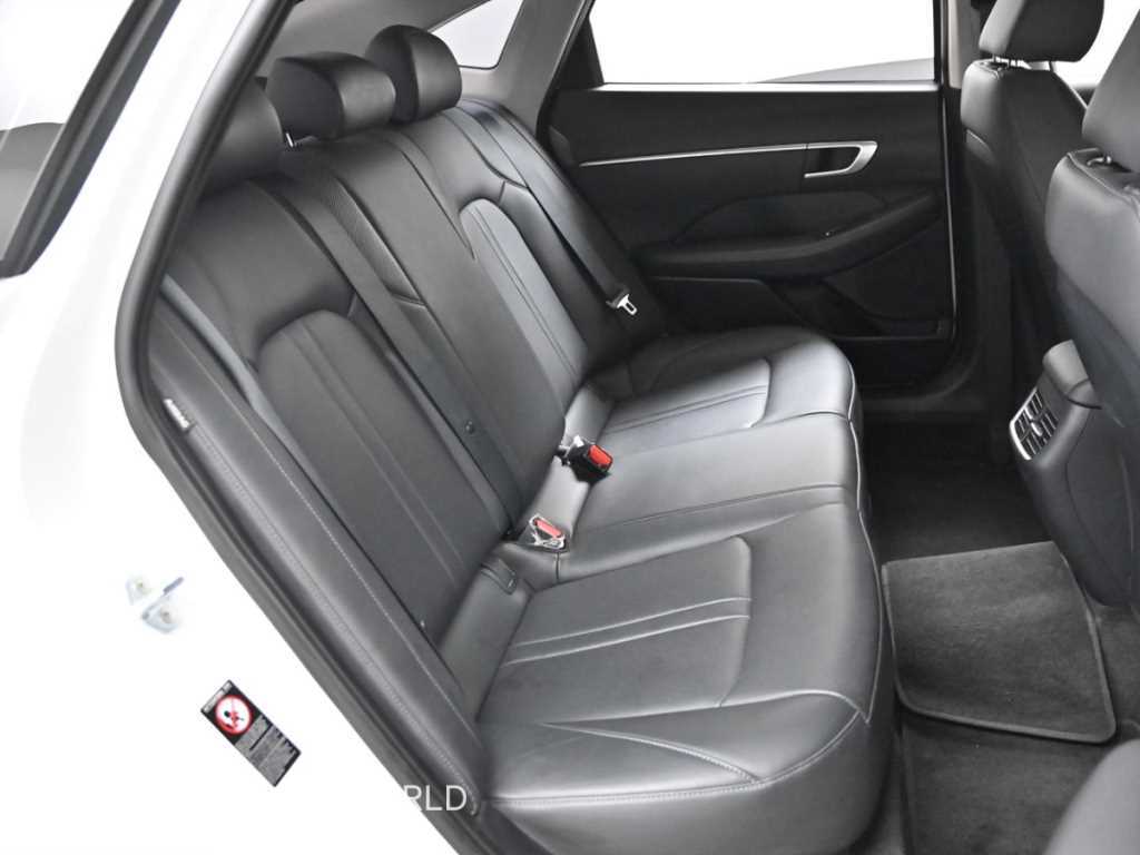 HYUNDAI Sonata - Vista 12