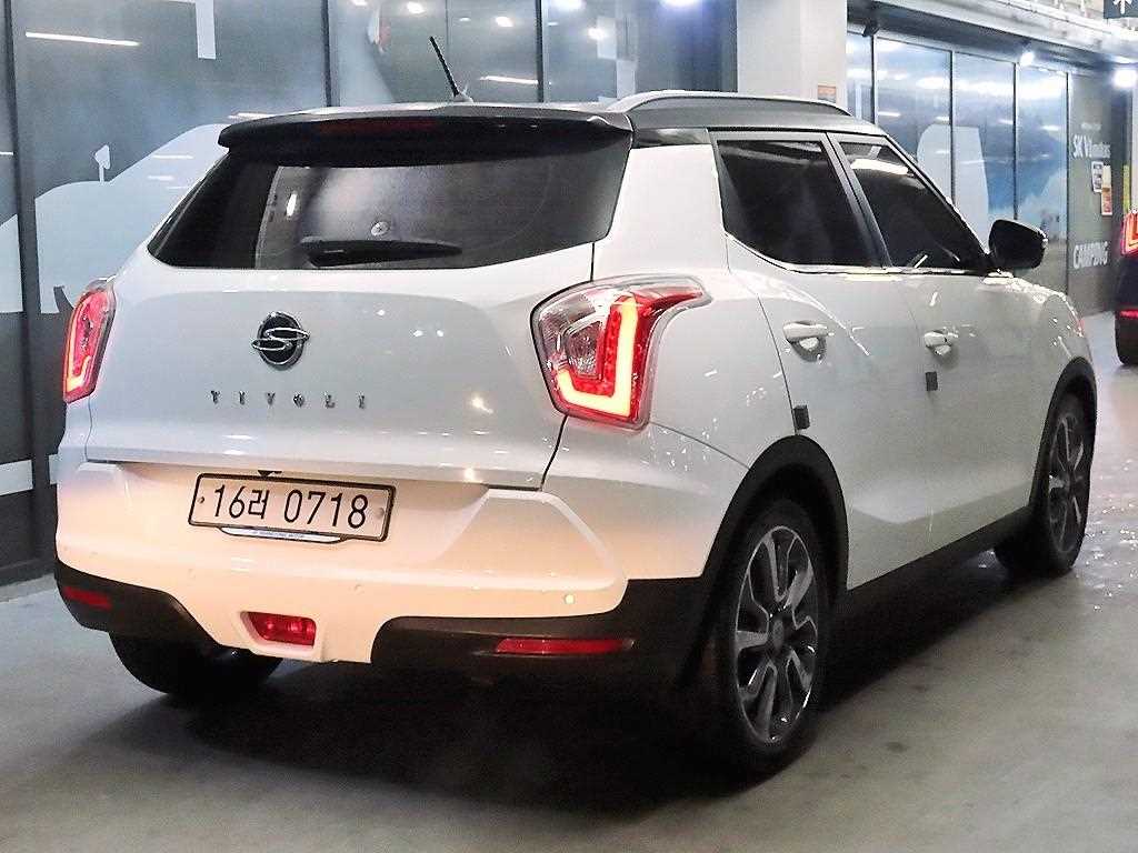 Ssangyong Tivoli - Vista 4