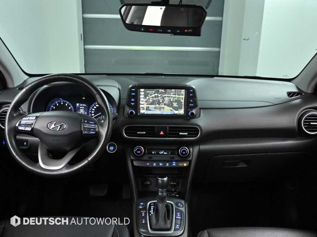 HYUNDAI Kona - Vista 7