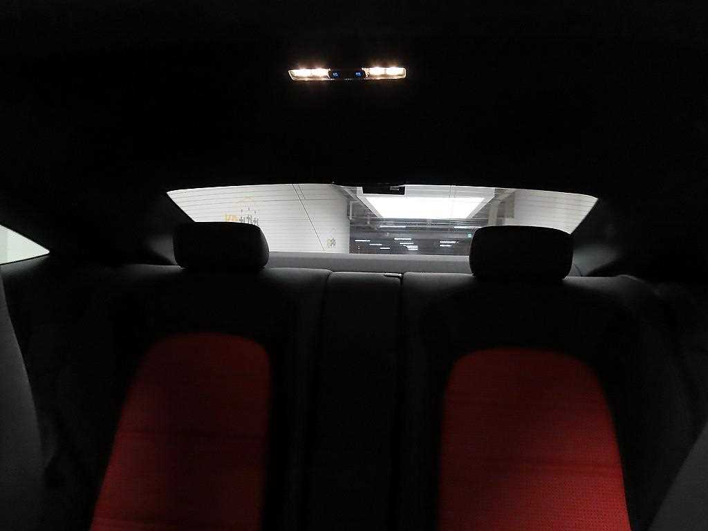 Mercedes Benz C Class 2017 Negro - Importación desde Corea - HF Imports Iquique - Foto 16