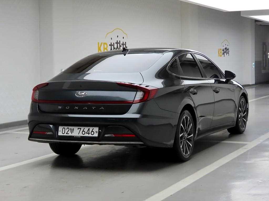 HYUNDAI Sonata - Vista 4