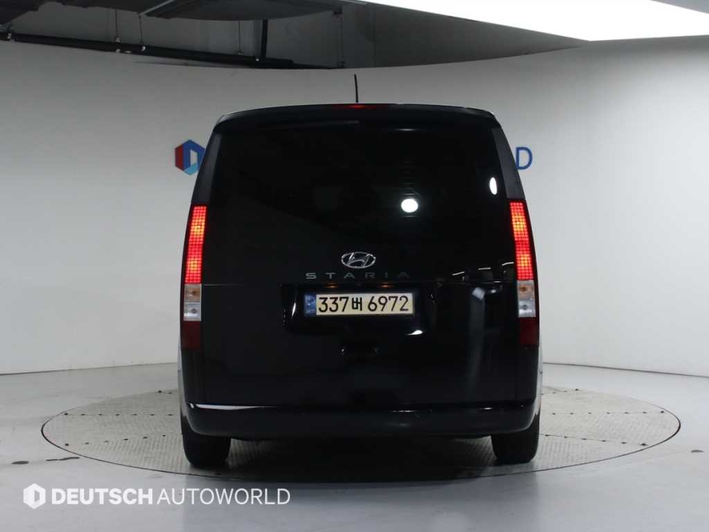 HYUNDAI Staria - Vista 4