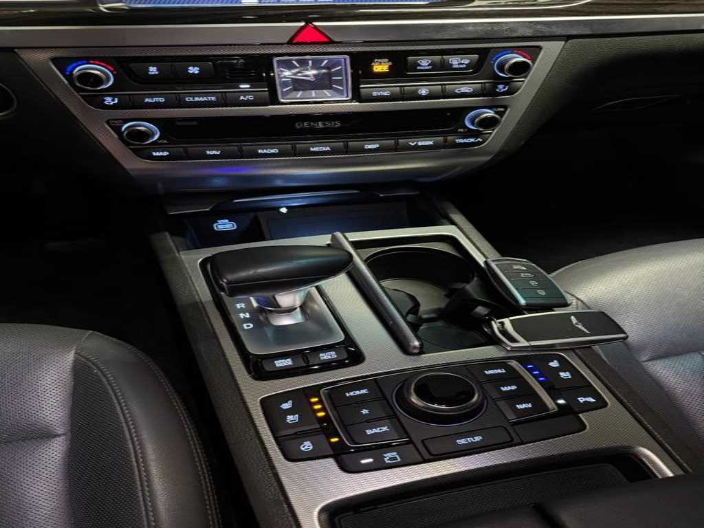 Genesis G80 - Vista 10