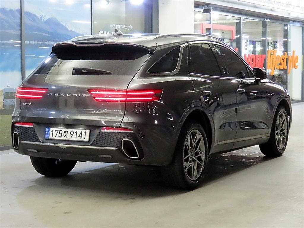 Genesis GV70 - Vista 4