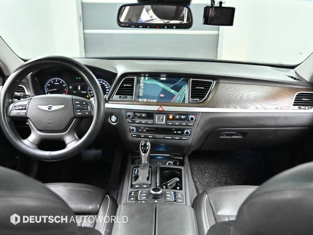 HYUNDAI Genesis - Vista 7