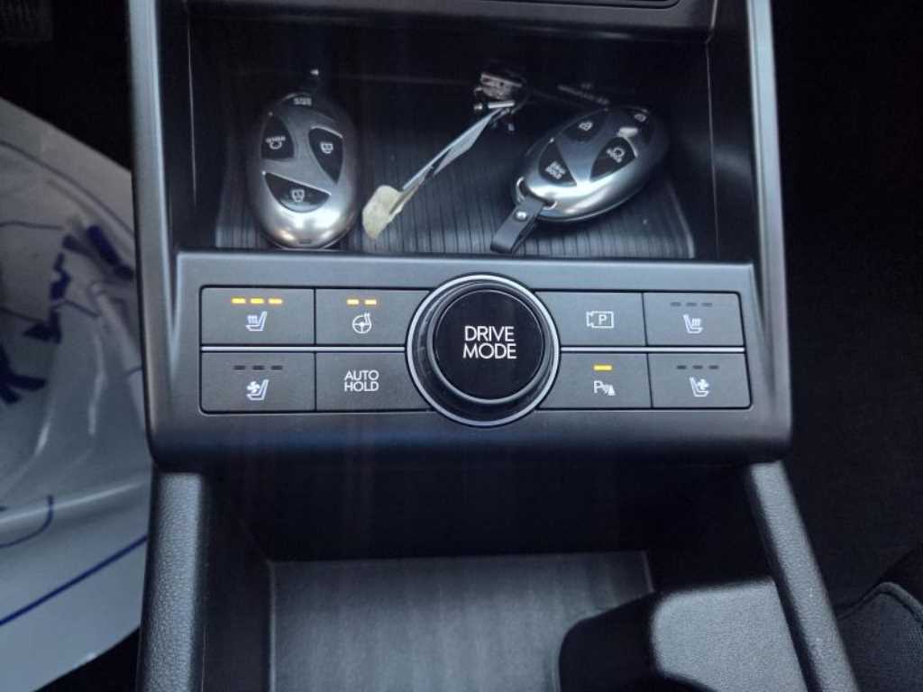 HYUNDAI Kona - Vista 10