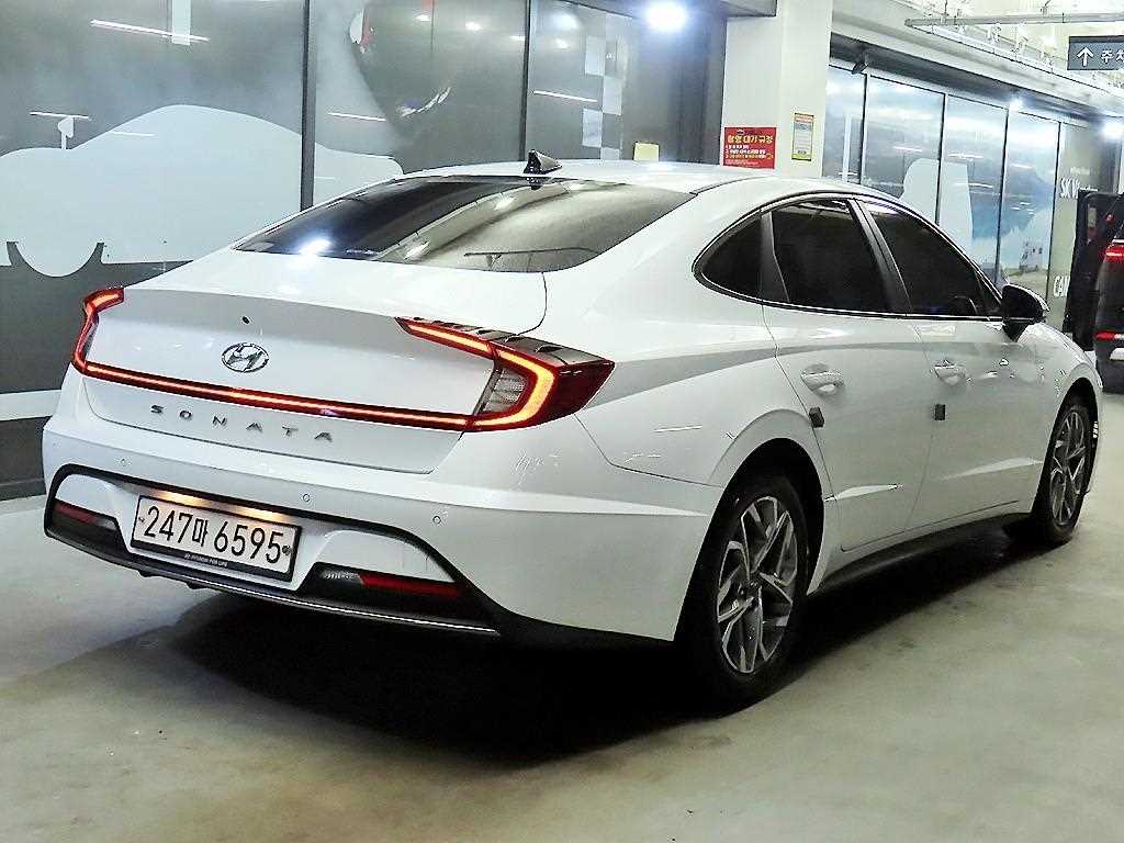 HYUNDAI Sonata - Vista 4