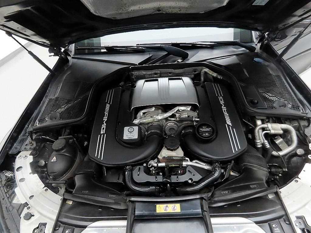 Mercedes Benz C Class 2017 Negro - Importación desde Corea - HF Imports Iquique - Foto 19