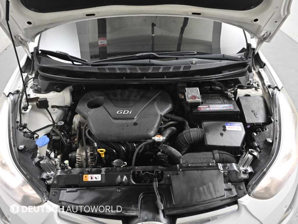 HYUNDAI Avante - Vista 6