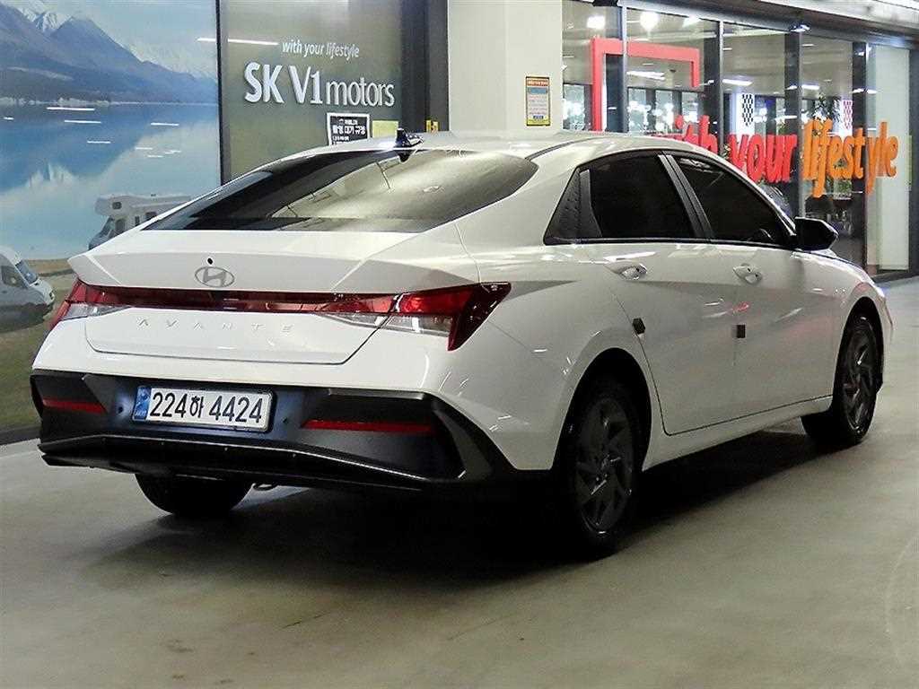 HYUNDAI Avante - Vista 4