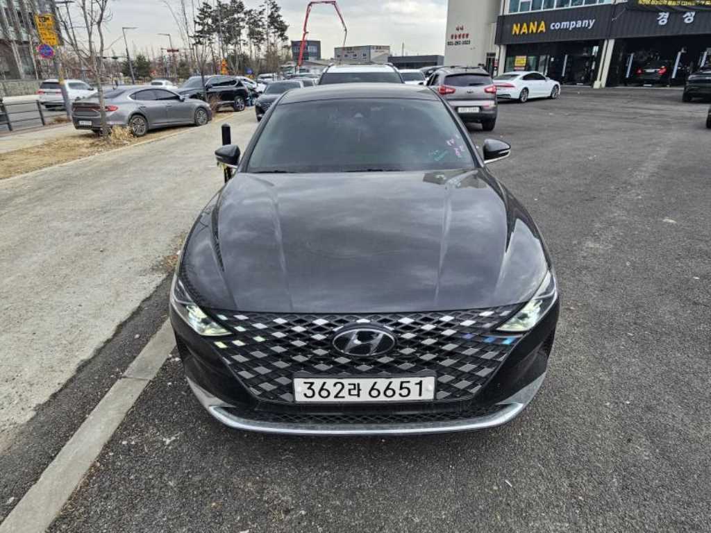 HYUNDAI Grandeur - Vista 2