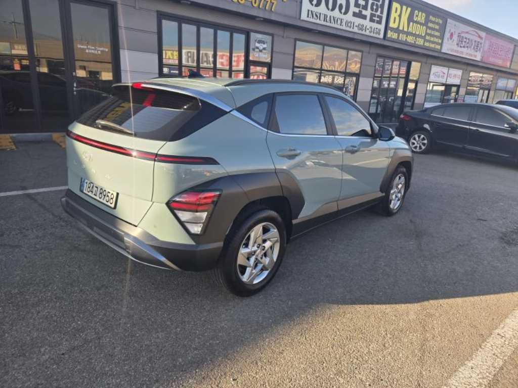 HYUNDAI Kona - Vista 4