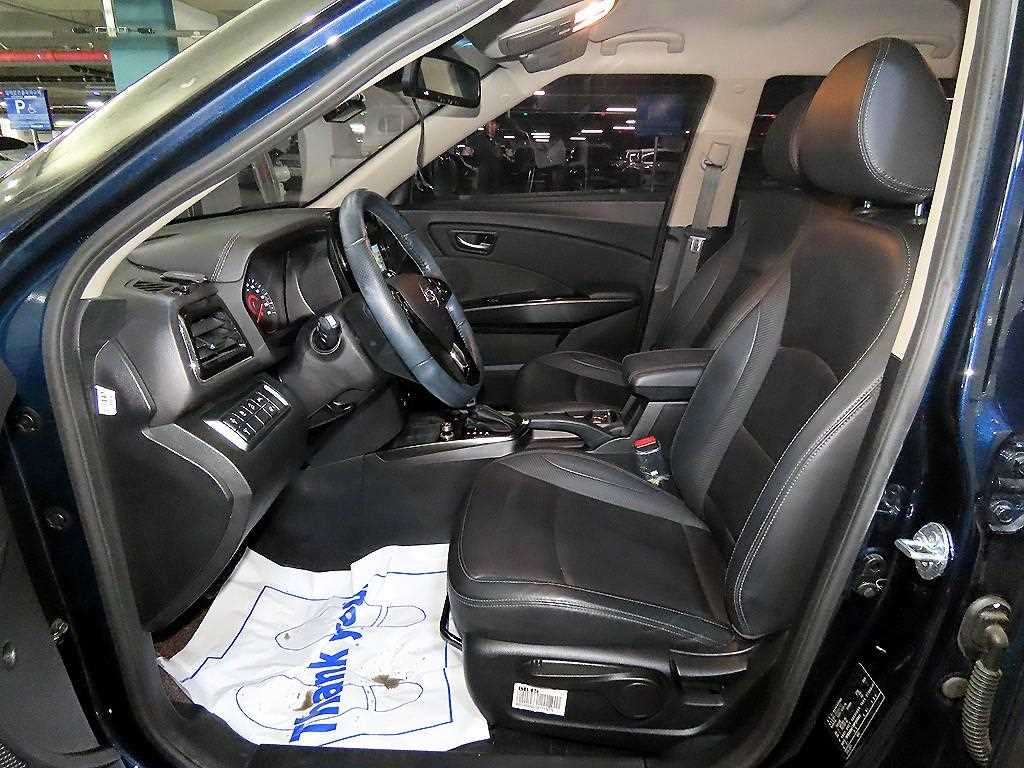 Ssangyong Tivoli - Vista 6