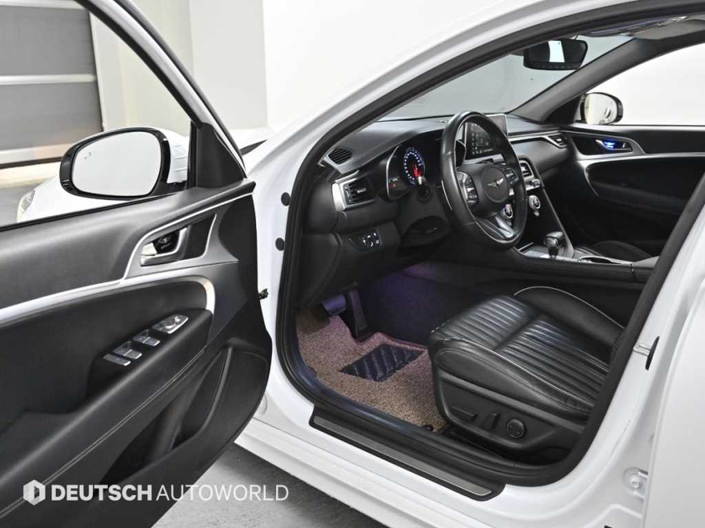 Genesis G70 - Vista 11