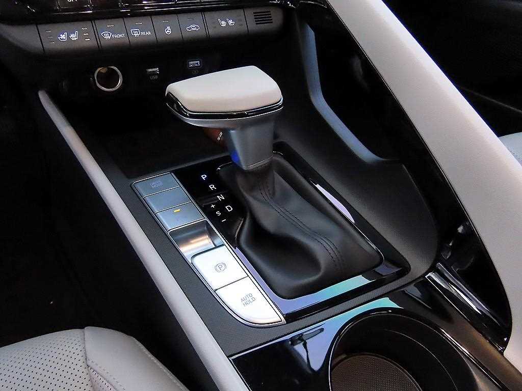 HYUNDAI Avante - Vista 10