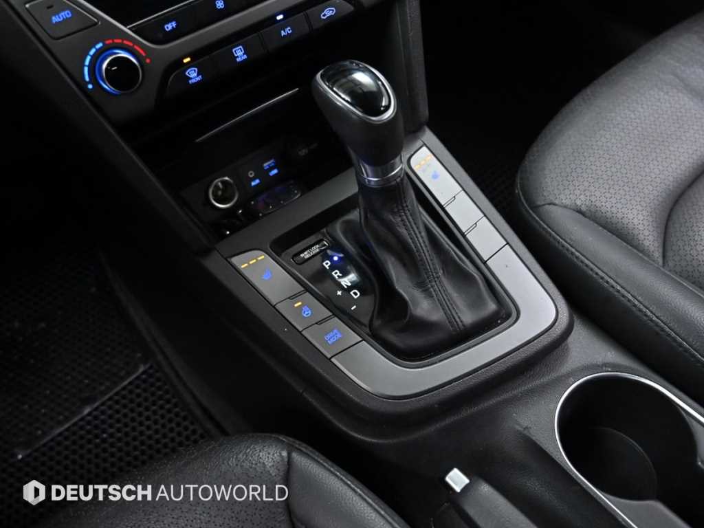 HYUNDAI Avante - Vista 9