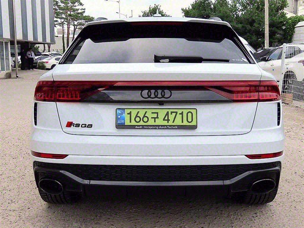 Audi RSQ8 - Vista 4