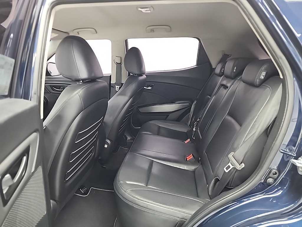 Ssangyong Tivoli - Vista 12