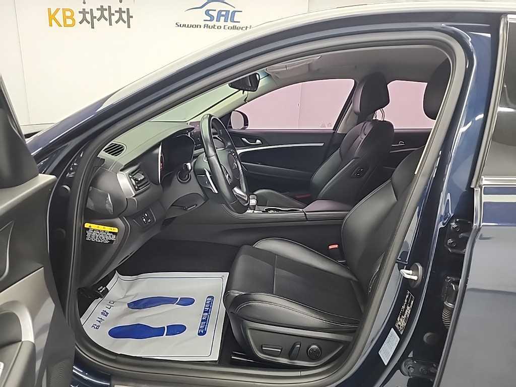 Genesis G70 - Vista 11