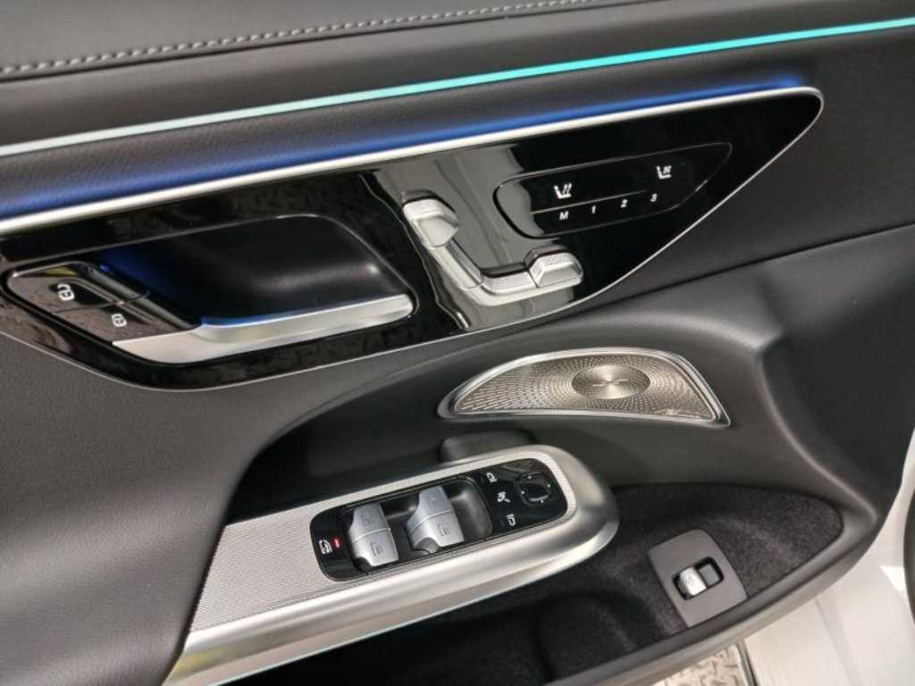 Mercedes Benz E class - Vista 9