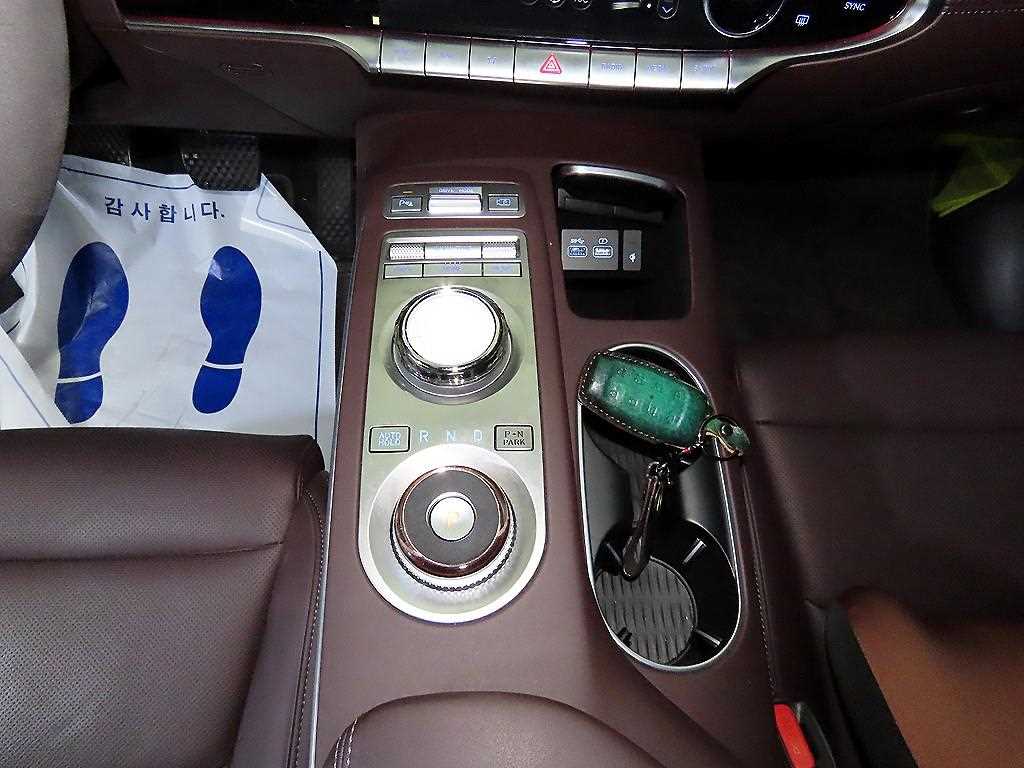 Genesis GV70 - Vista 12