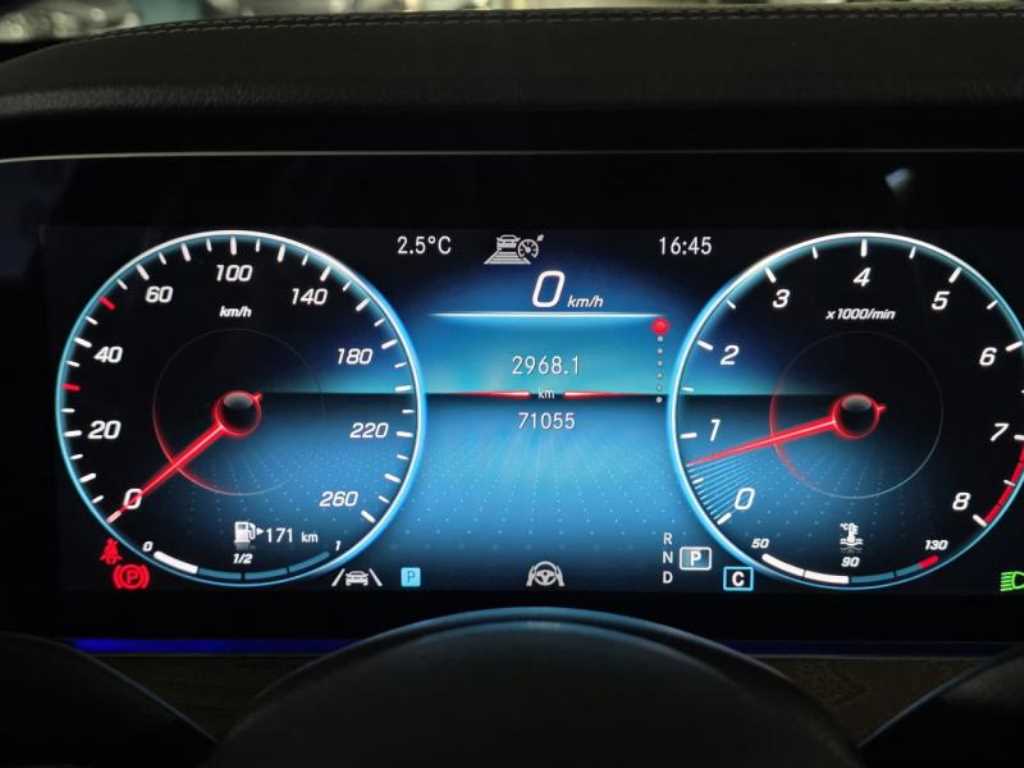 Mercedes Benz E class - Vista 6