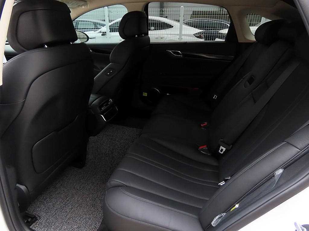 Genesis G80 - Vista 6