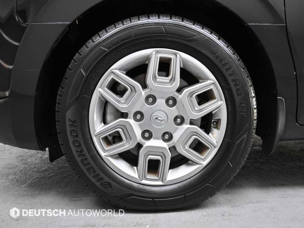 HYUNDAI Staria - Vista 5