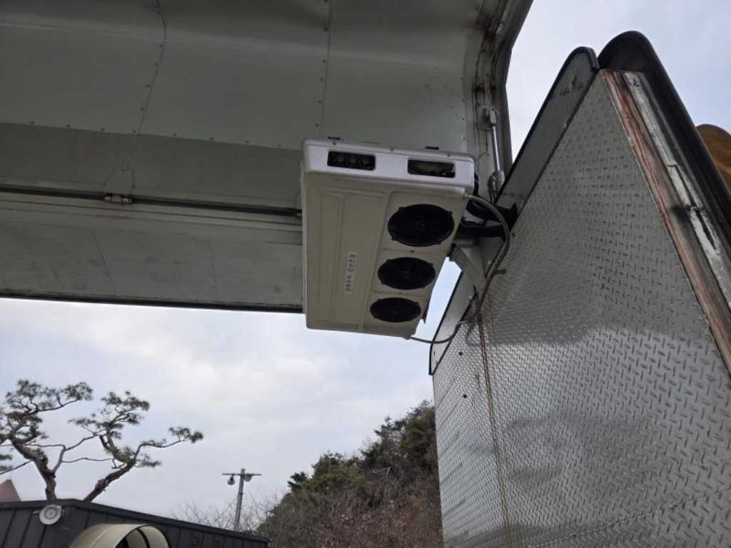 medium and large cargo truck 2011 Blanco - Importación desde Corea - HF Imports Iquique - Foto 13