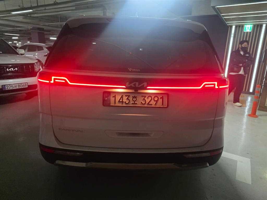 KIA Carnival - Vista 4