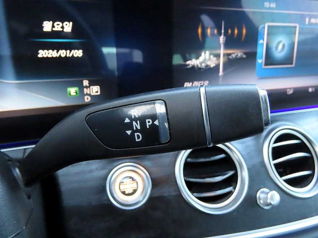 Mercedes Benz E class - Vista 10