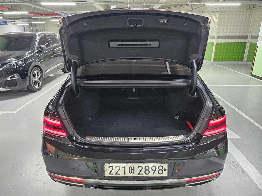 Genesis G90 - Vista 5