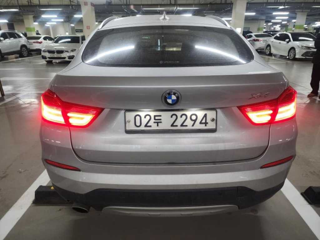 BMW X4 - Vista 4