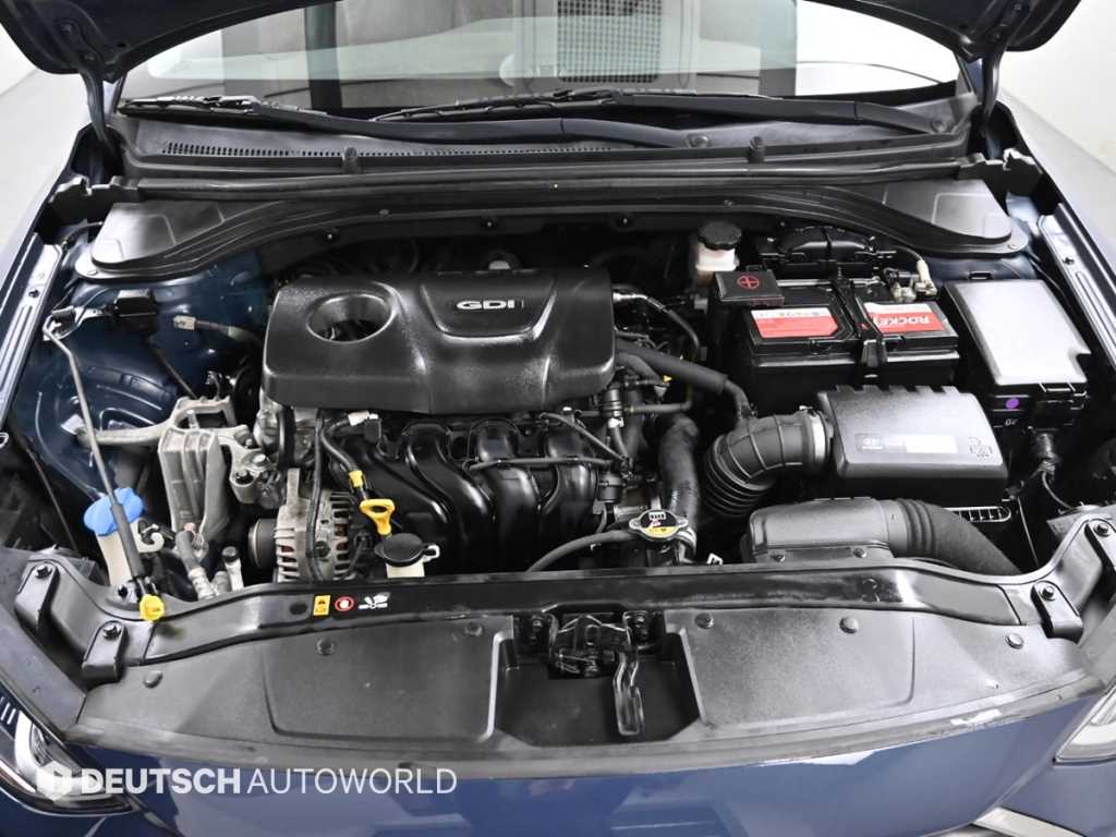 HYUNDAI Avante - Vista 6