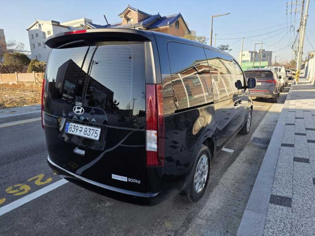 HYUNDAI Staria - Vista 7