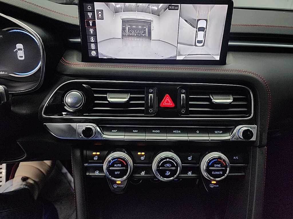 Genesis G70 - Vista 10