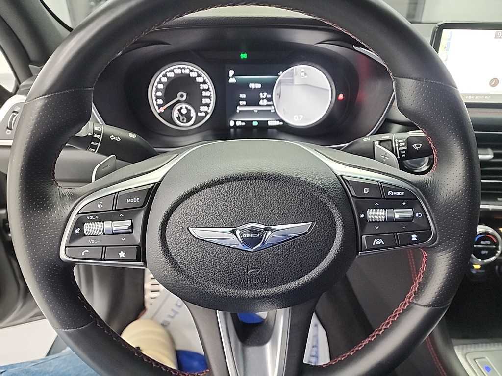 Genesis G70 - Vista 9